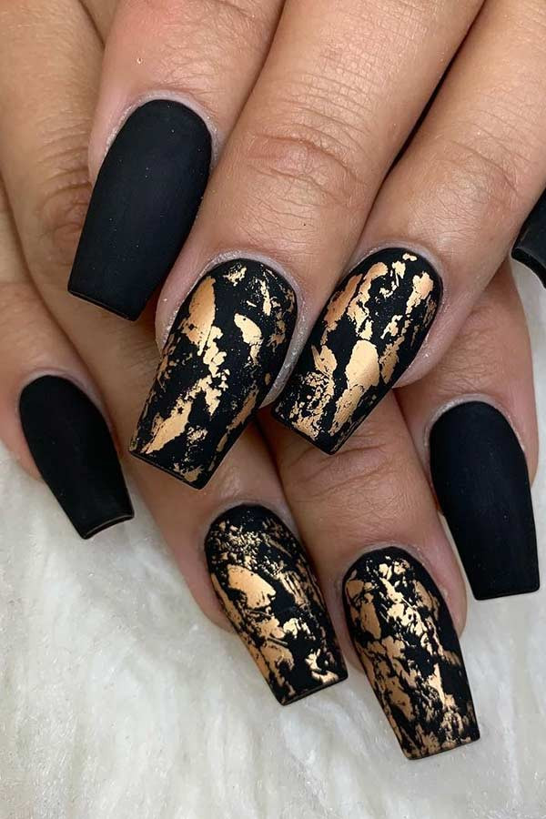 Black Nail Styles
 Gold Nail Designs For Your Next Trip to The Salon crazyforus