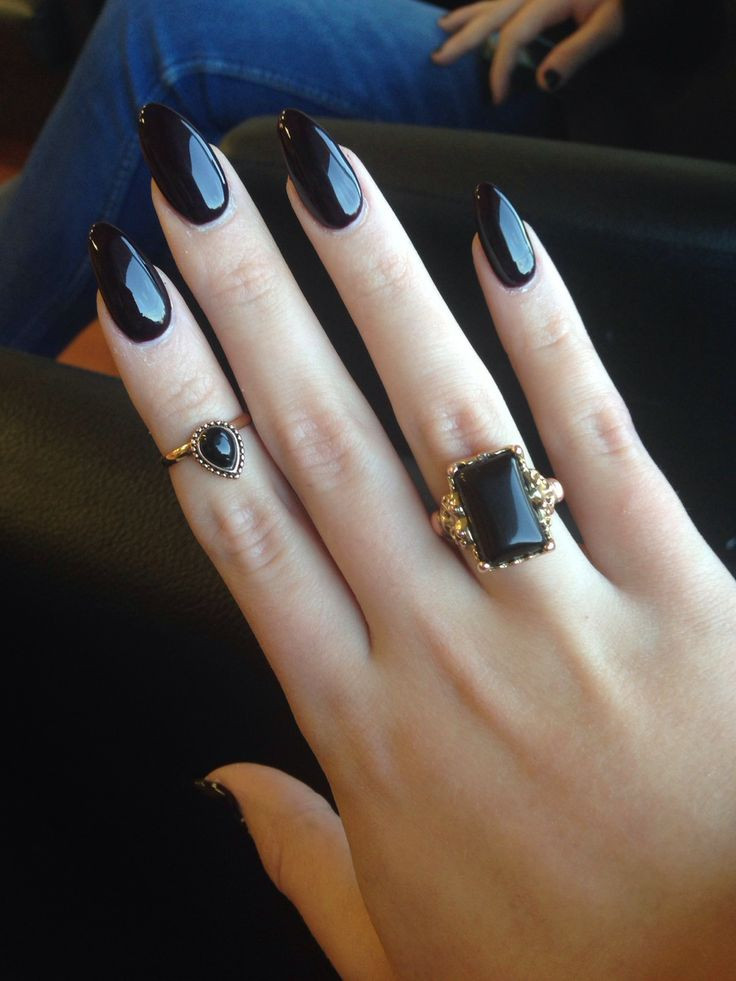 Black Nail Styles
 15 Pointy Nail Designs for You to Rock the Holidays