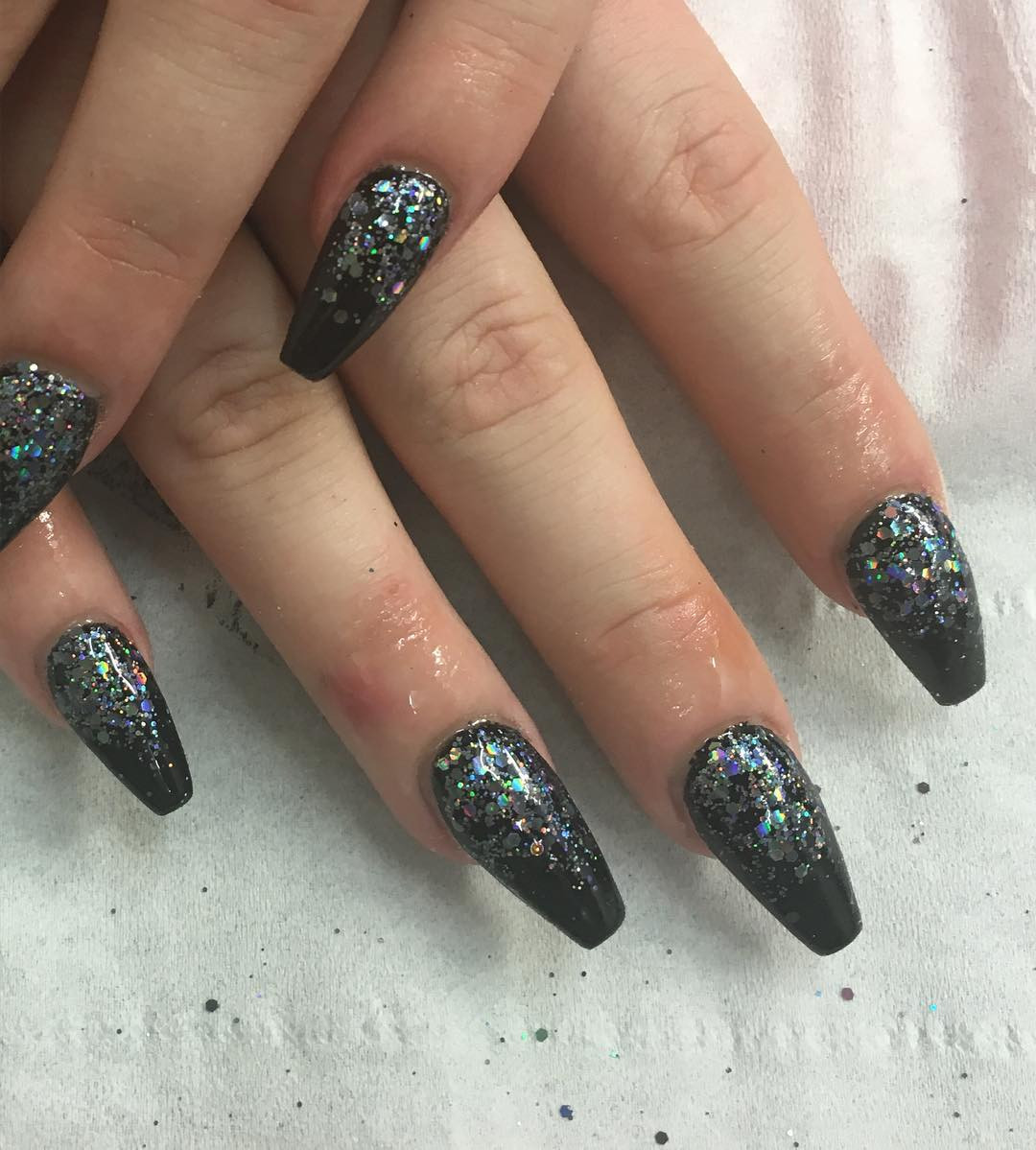 Black Nails With Glitter
 26 Summer Acrylic Nail Designs Ideas