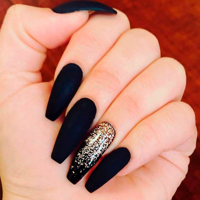 Black Nails With Gold Glitter
 27 Fancy Ways To Rock Matte Black Nails