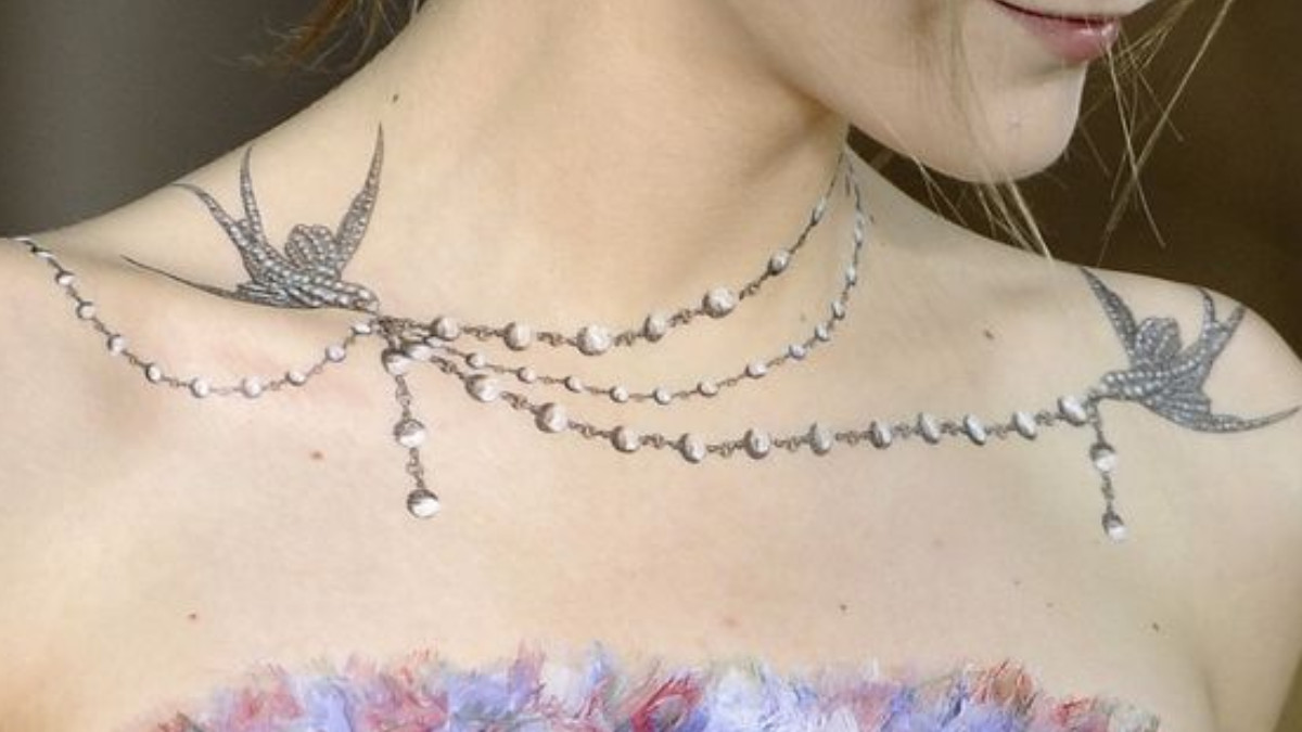 Body Jewelry Tattoo
 10 necklace tattoos that prove body art is the best
