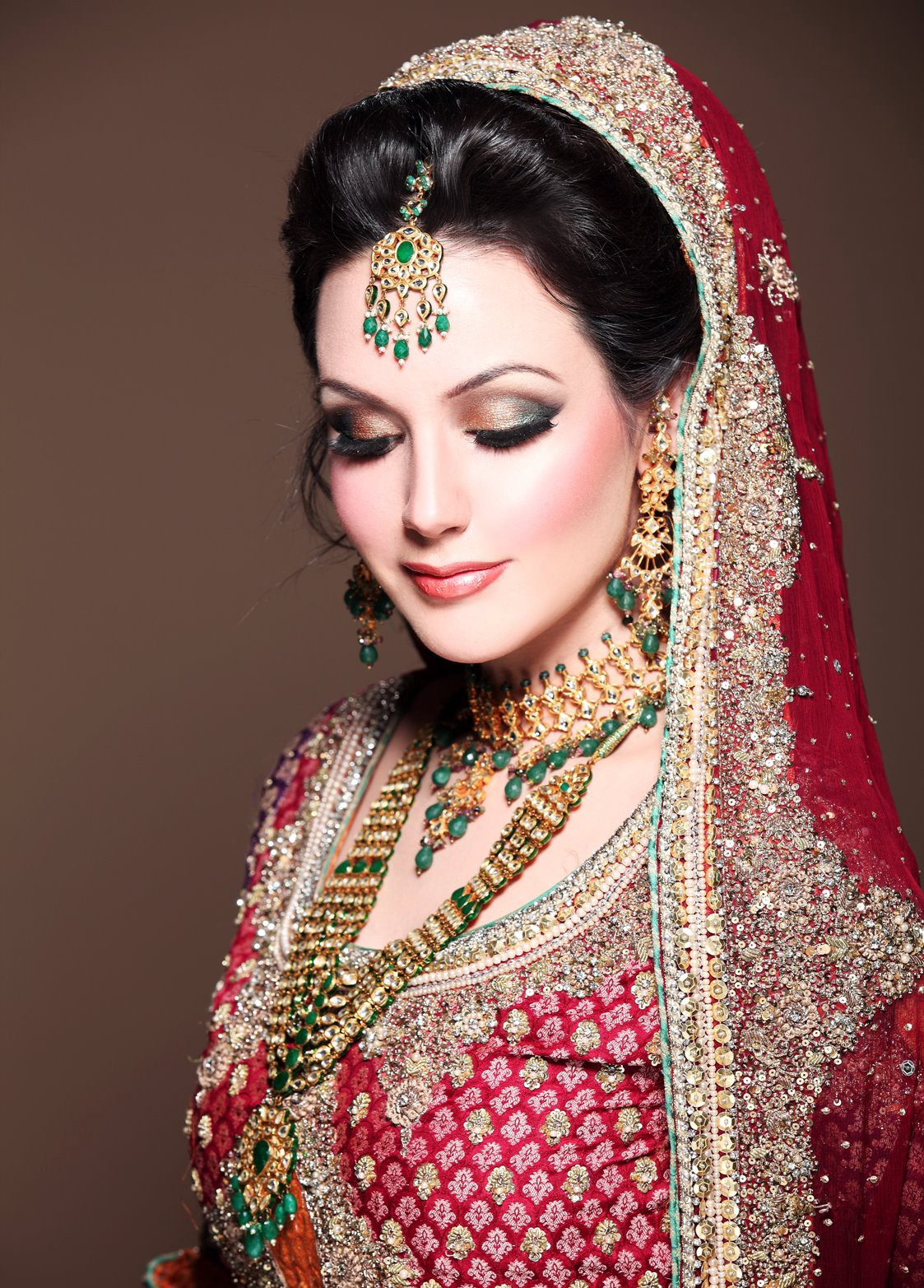 Brides Makeup
 Bridal Makeup artist in Mumbai – Avishkar Classes – Medium