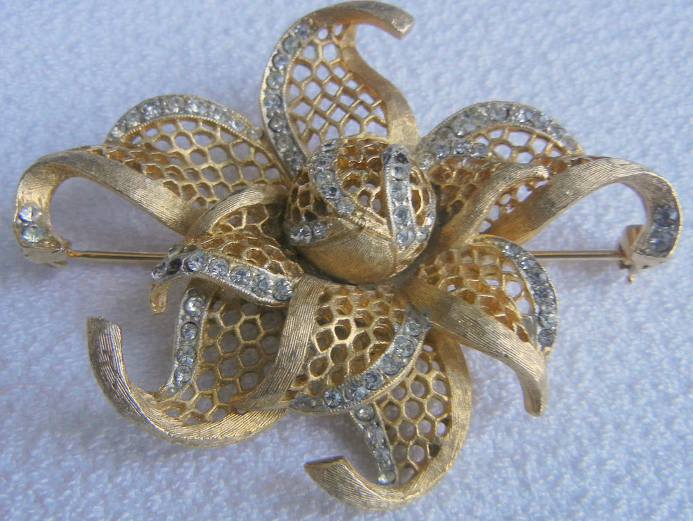 Brooch Pins
 Vintage Kramer Crystal Clear Rhinestone Flower Brooch Pin