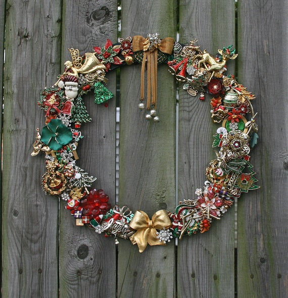 Brooches Display
 Vintage Wreath Holiday Christmas Brooch Collage Altered Art