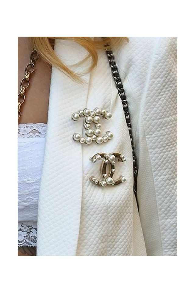 Brooches Style
 Ideas to Wear a Chanel Brooch Style Inspiration