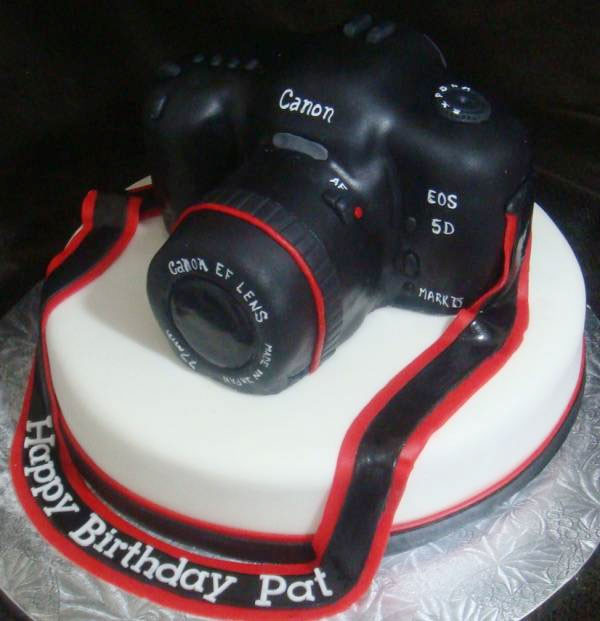 Camera Birthday Cake
 iPhone Cake and Camera Cake Sagmart