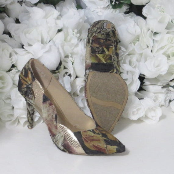 Camo Wedding Shoes
 Camo Wedding Shoes Mossy Oak Camo Bridal by AVCustomDesigns
