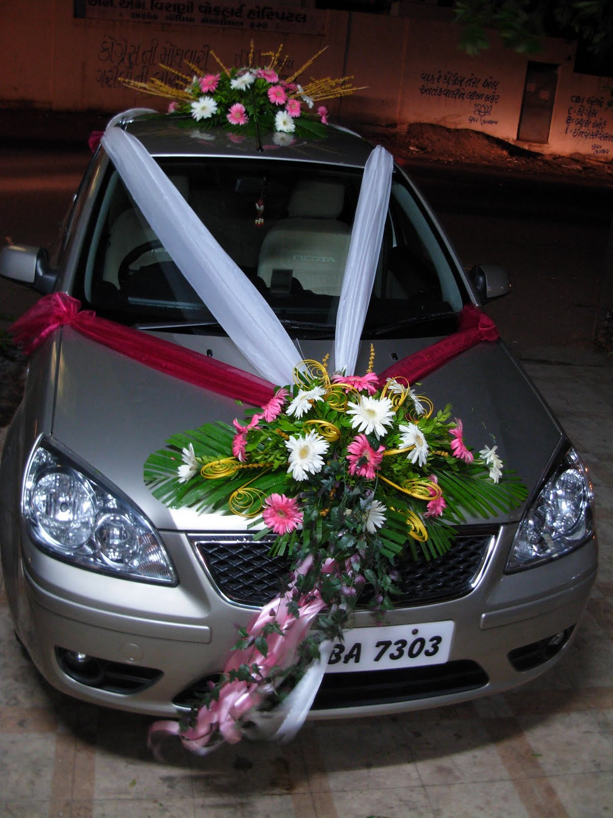 Car Decoration For Wedding
 Flowers And Decoration Wedding Car Decoration