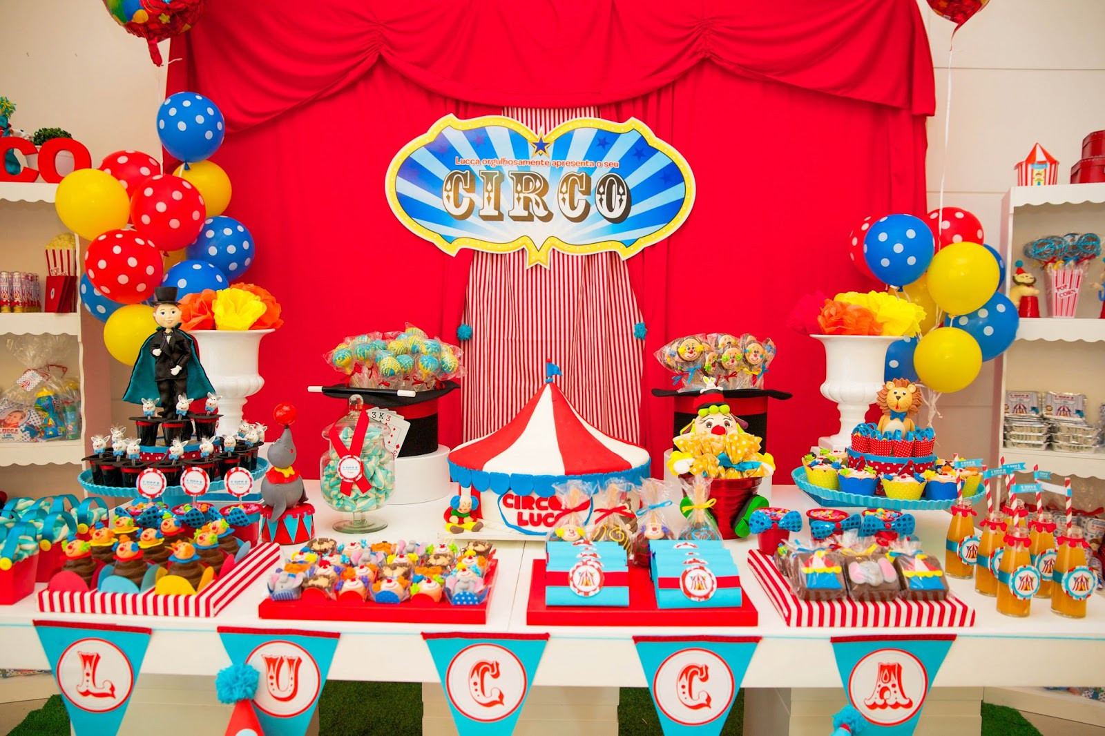 Carnival Birthday Decorations
 Personalizze Festas Circo Lucca 1 ano