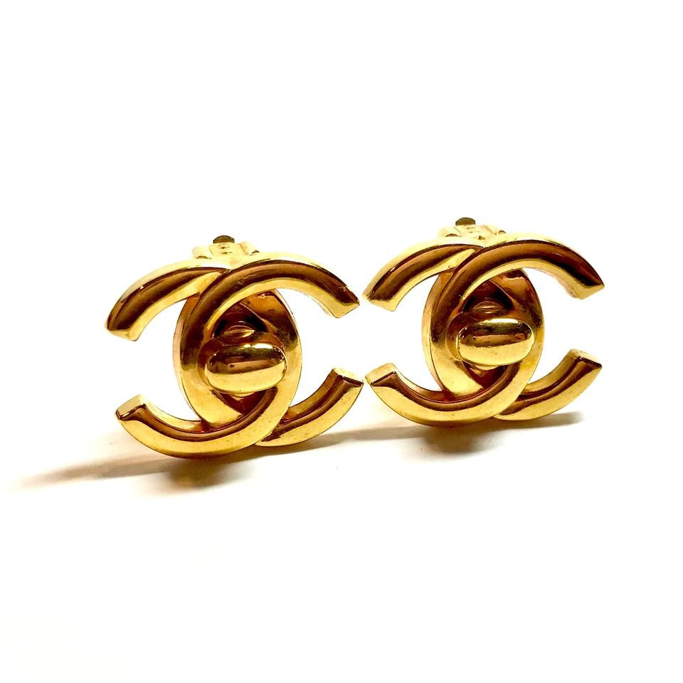 Chanel Cc Logo Earrings
 Chanel Gold Classic Turnlock Coco Cc Logo Clip Vintage