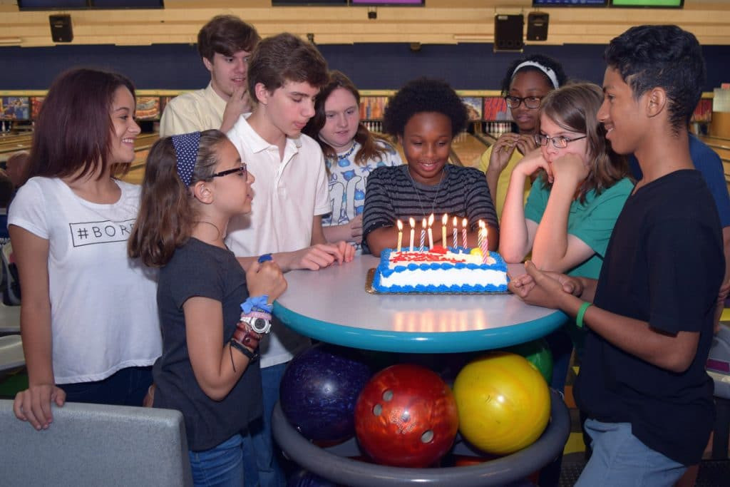 Chicago Kids Birthday Party
 Wel e to Waveland Bowl – Bowling in Chicago IL