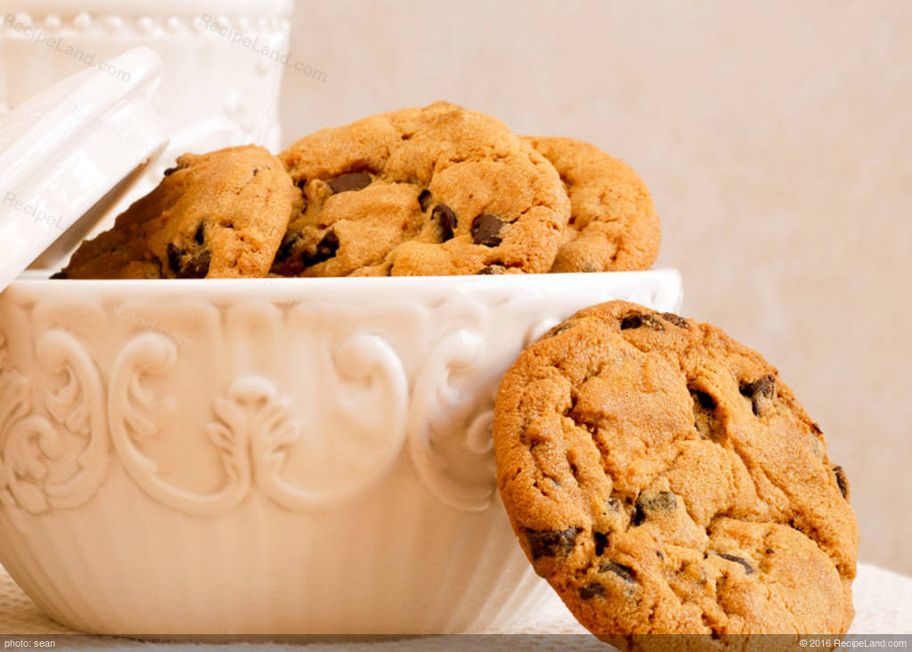 Classic Chocolate Chip Cookies Recipes
 Hershey s Classic Chocolate Chip Cookies Recipe