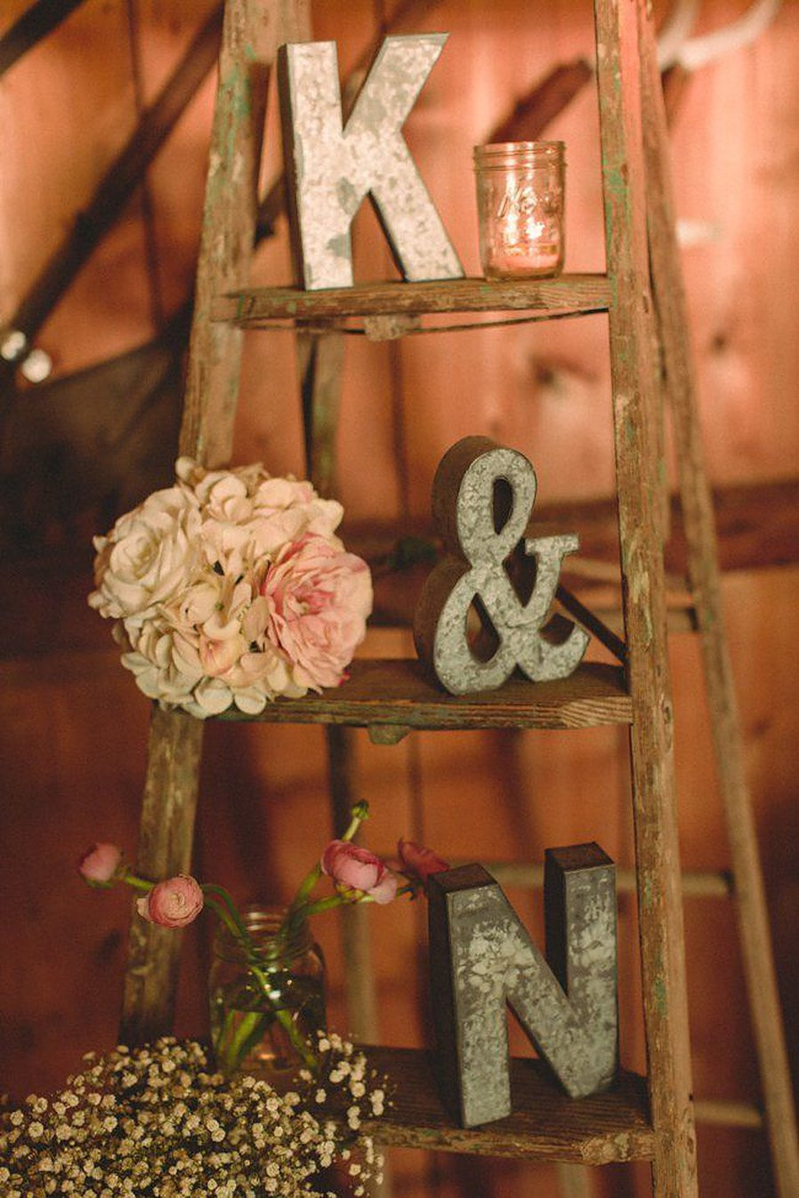 Country Theme Wedding
 30 Inspirational Rustic Barn Wedding Ideas