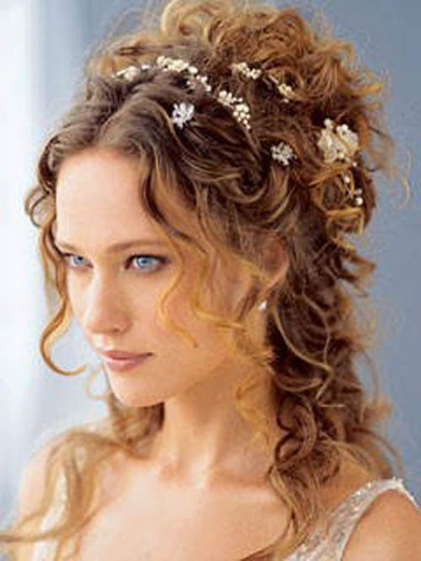 Curly Updos Prom Hairstyles
 30 Amazing Prom Hairstyles & Ideas