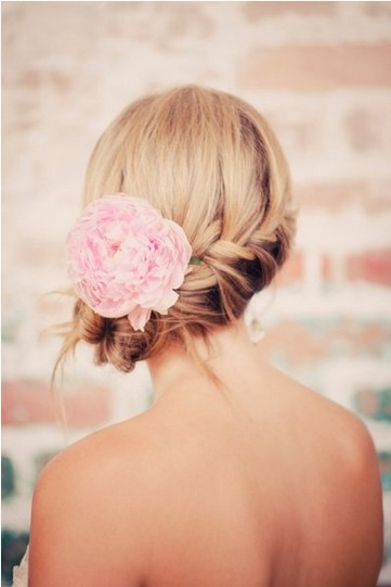 Cute Wedding Hairstyles For Bridesmaids
 5 Fantastic Beach Wedding Hairstyles with Flower
