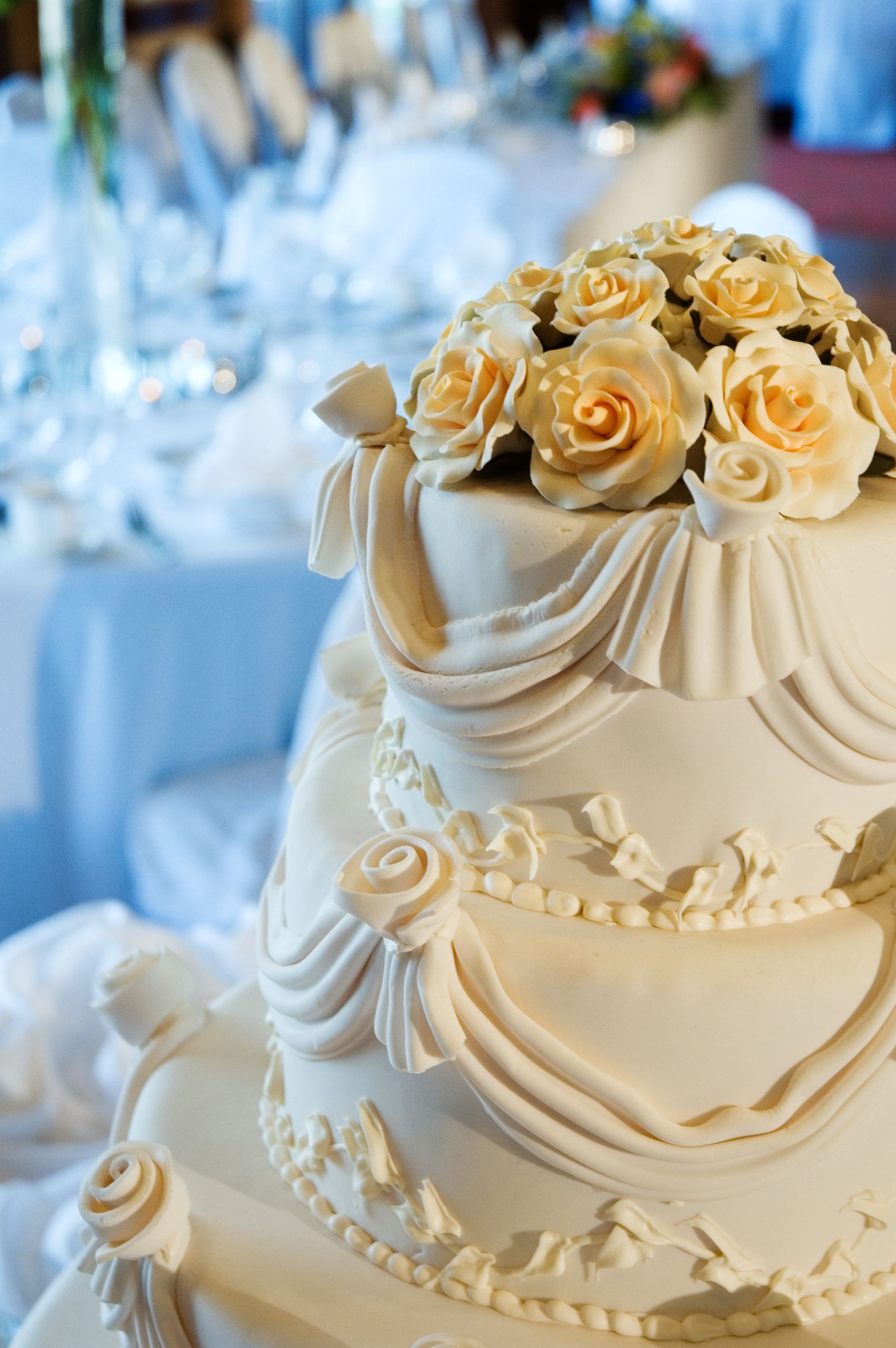 Decorating A Wedding Cake
 Wedding Cake Decorating Ideas Easy Wedding Cake
