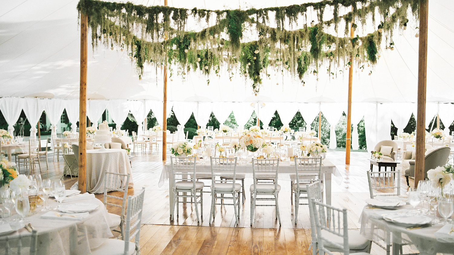 Decorating For Wedding Reception
 28 Tent Decorating Ideas That Will Upgrade Your Wedding