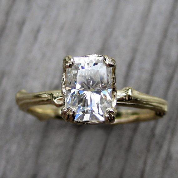 Diamond Alternative Engagement Ring
 16 Stunning Alternatives To A Diamond Engagement Ring