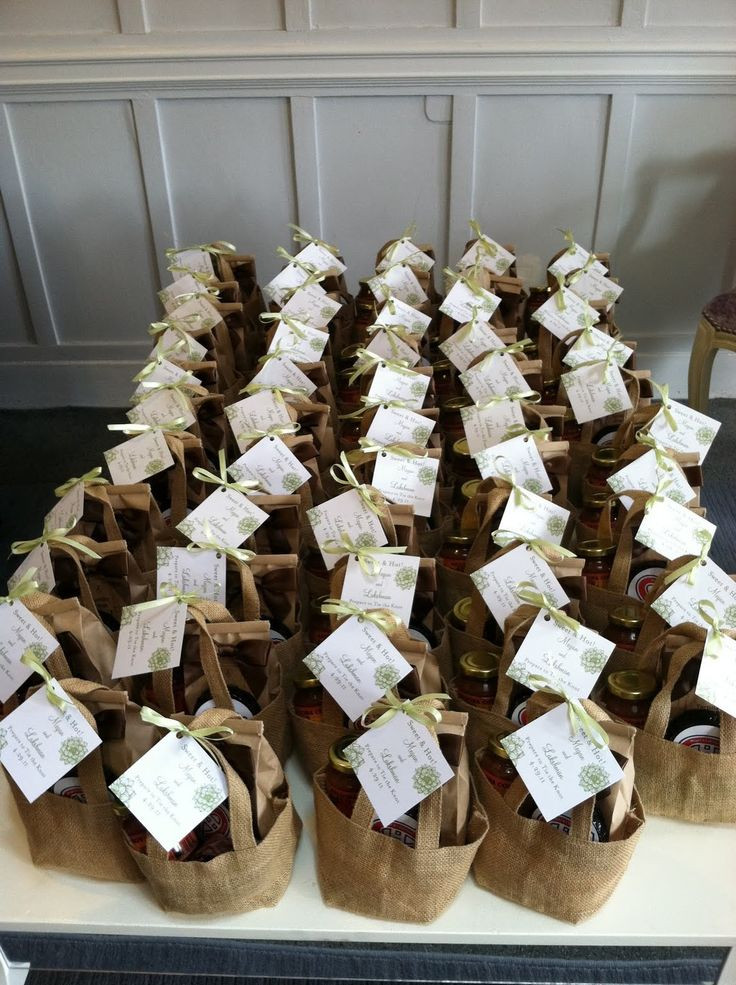 Dinner Party Gift Ideas For Guests
 1000 images about Wel e Bags for guests on Pinterest