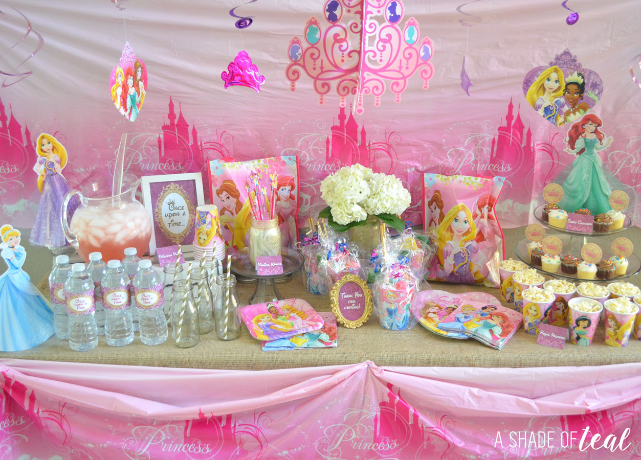 Disney Princess Birthday Decorations
 A Disney Princess Party on a Bud plus free Printables