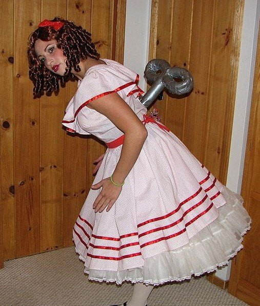 DIY Adult Costume
 18 EASY LAST MINUTE HALLOWEEN COSTUME IDEAS FOR THE LAZY