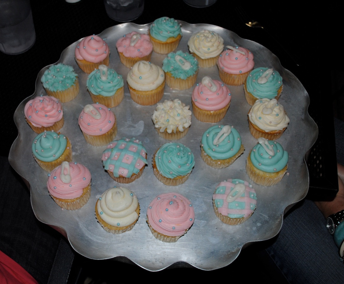 Diy Baby Shower Cupcakes
 Indulge With Me Baby shower cupcakes