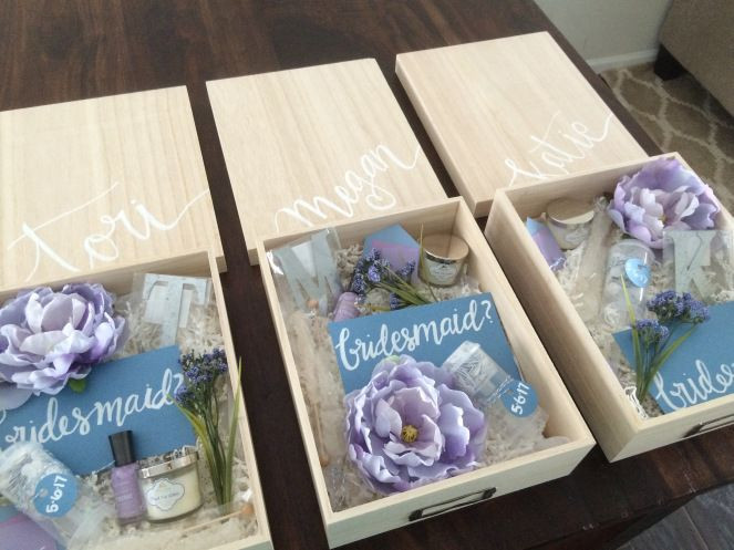DIY Bridesmaid Gifts Ideas
 DIY bridesmaid boxes