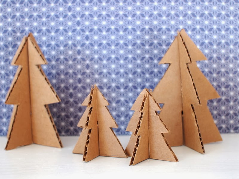DIY Cardboard Christmas Trees
 Make mini Christmas trees from Pipe Cleaners and Cardboard