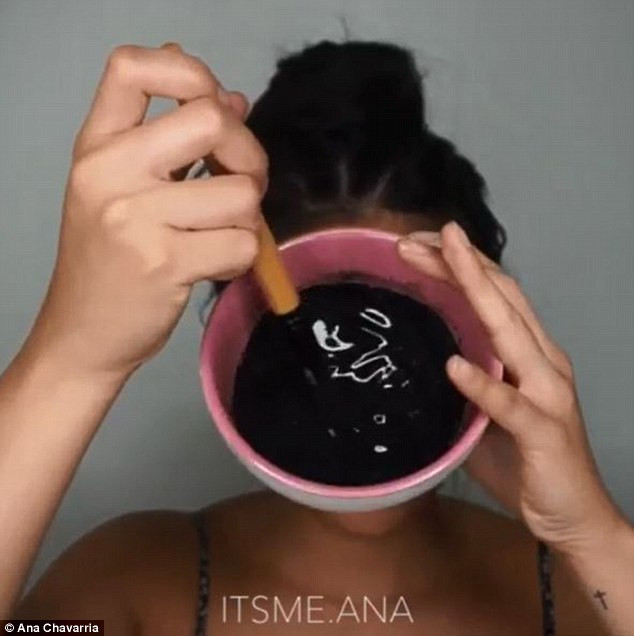 DIY Charcoal Mask Glue
 Beauty blogger creates DIY face mask out of charcoal and