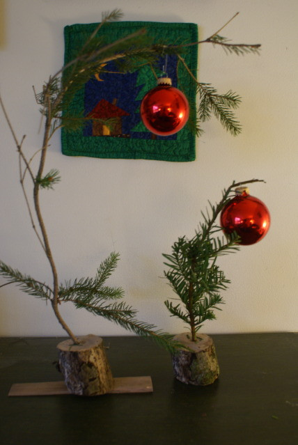 DIY Charlie Brown Christmas Tree
 How to make a “Charlie Brown” Christmas tree – Recycled Crafts