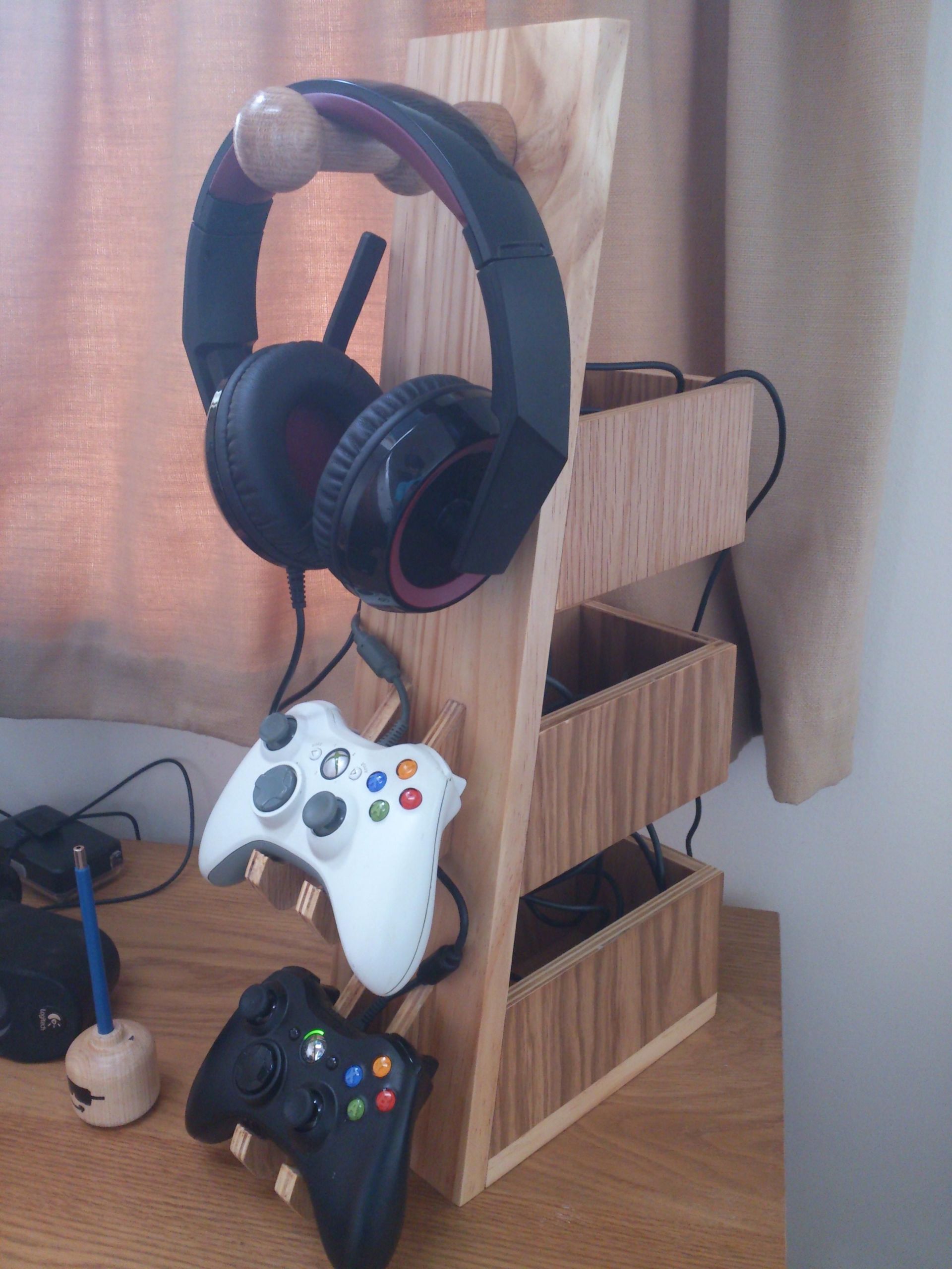 DIY Controller Rack
 The making of a headset and controller rack in 2019