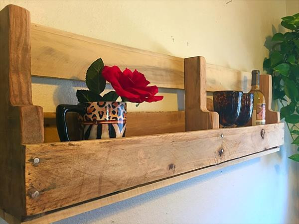 DIY Decorative Shelf
 DIY Pallet Decorative Wall Shelf