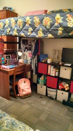 DIY Dorm Organization
 Small dorm room set up