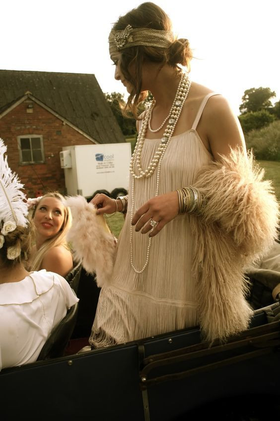 DIY Flapper Girl Costume
 DIY 20s Great Gatsby Charleston Flapper Costume