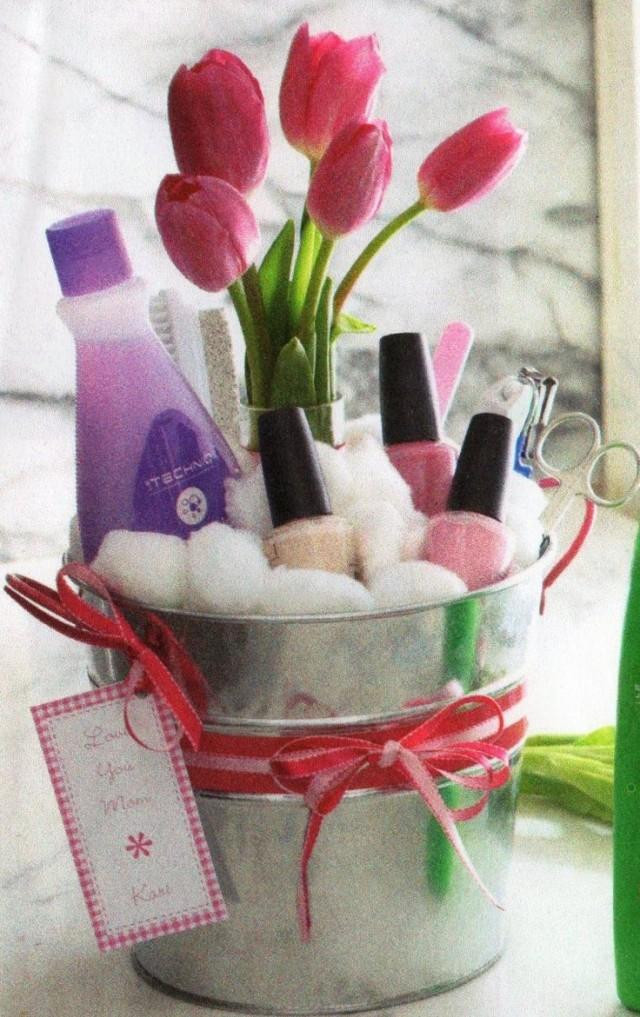 Diy Gift Basket Ideas For Mom
 DIY Mothers Day Gift Baskets to Make at Home