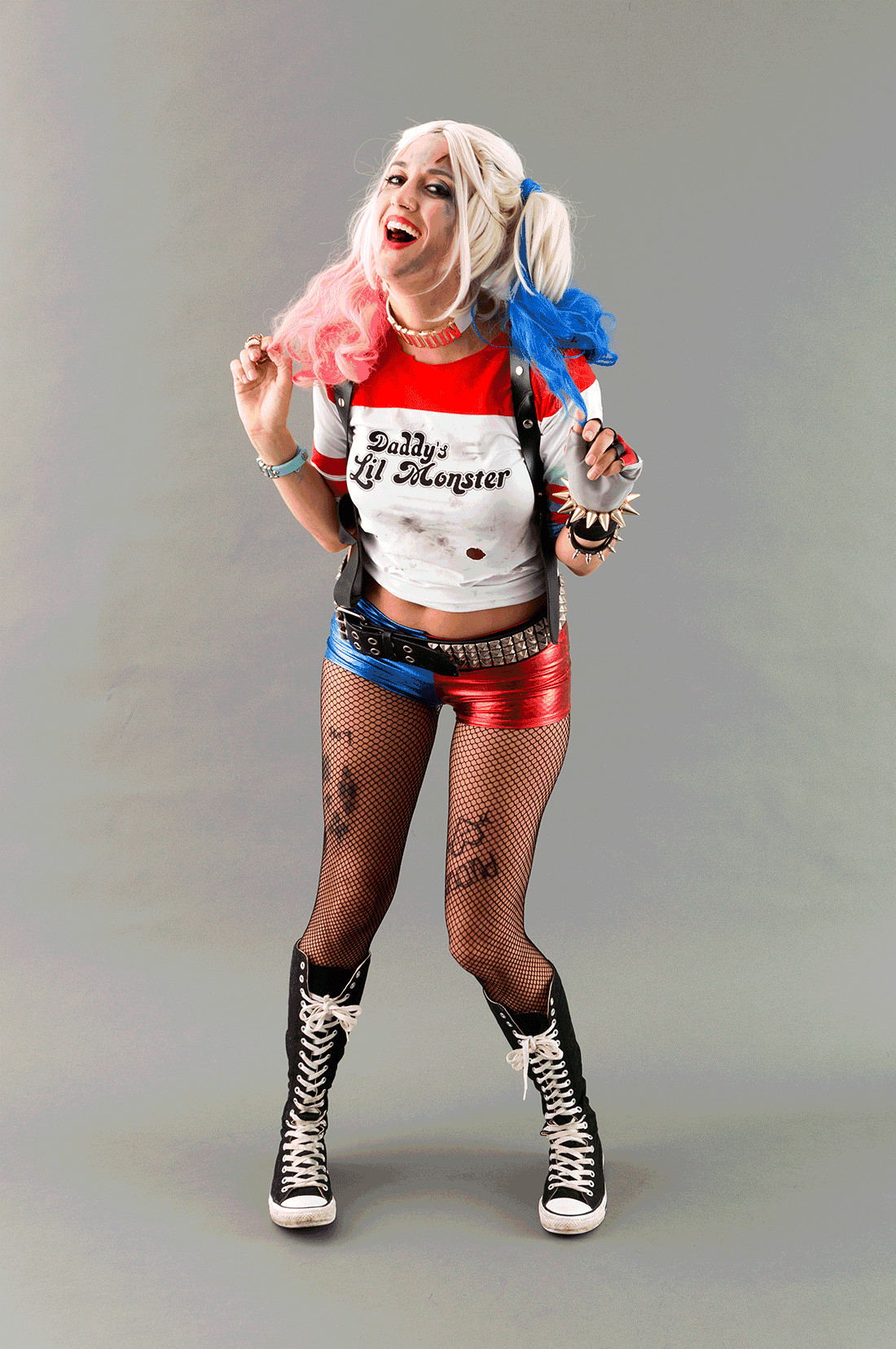 DIY Harley Quinn Costume
 How to Make Suicide Squad’s Harley Quinn Costume for