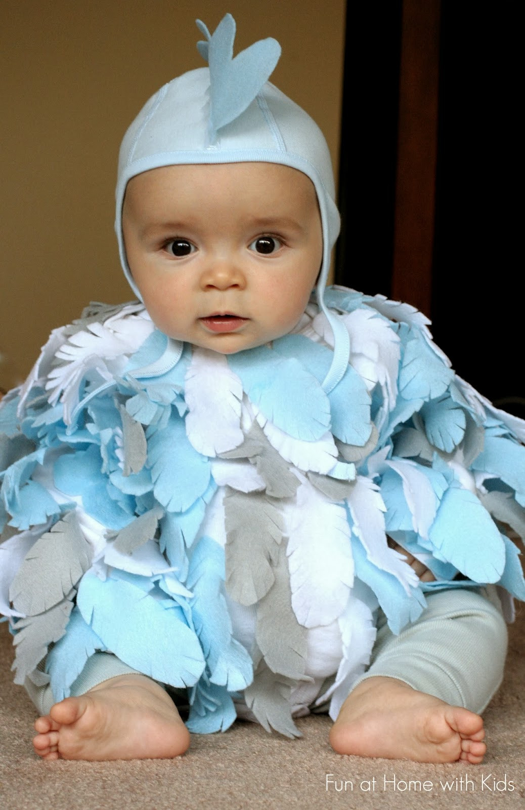 DIY Infant Costume
 DIY No Sew Baby Chicken Halloween Costume