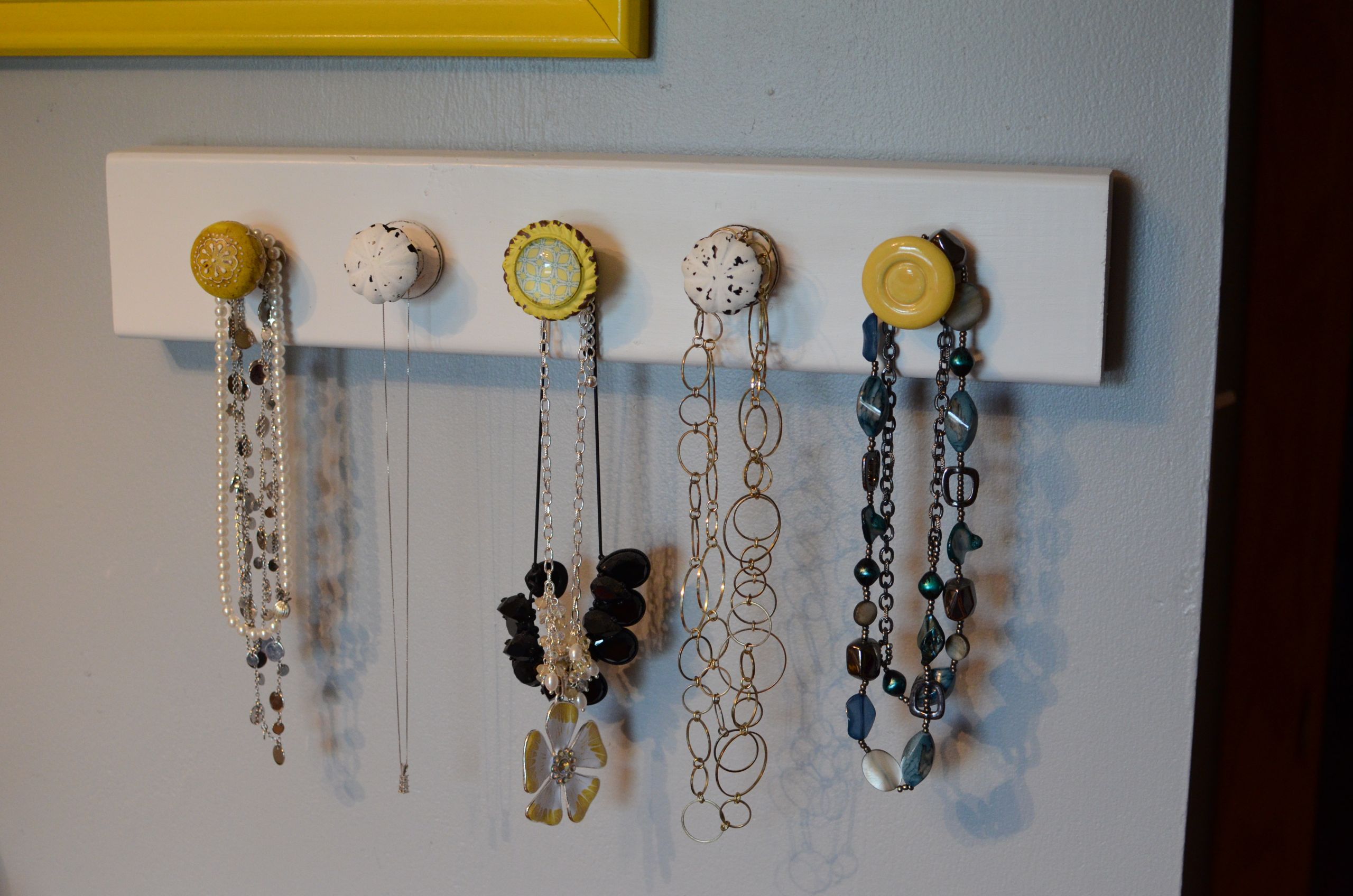 DIY Jewelry Rack
 DIY – Necklace Holder