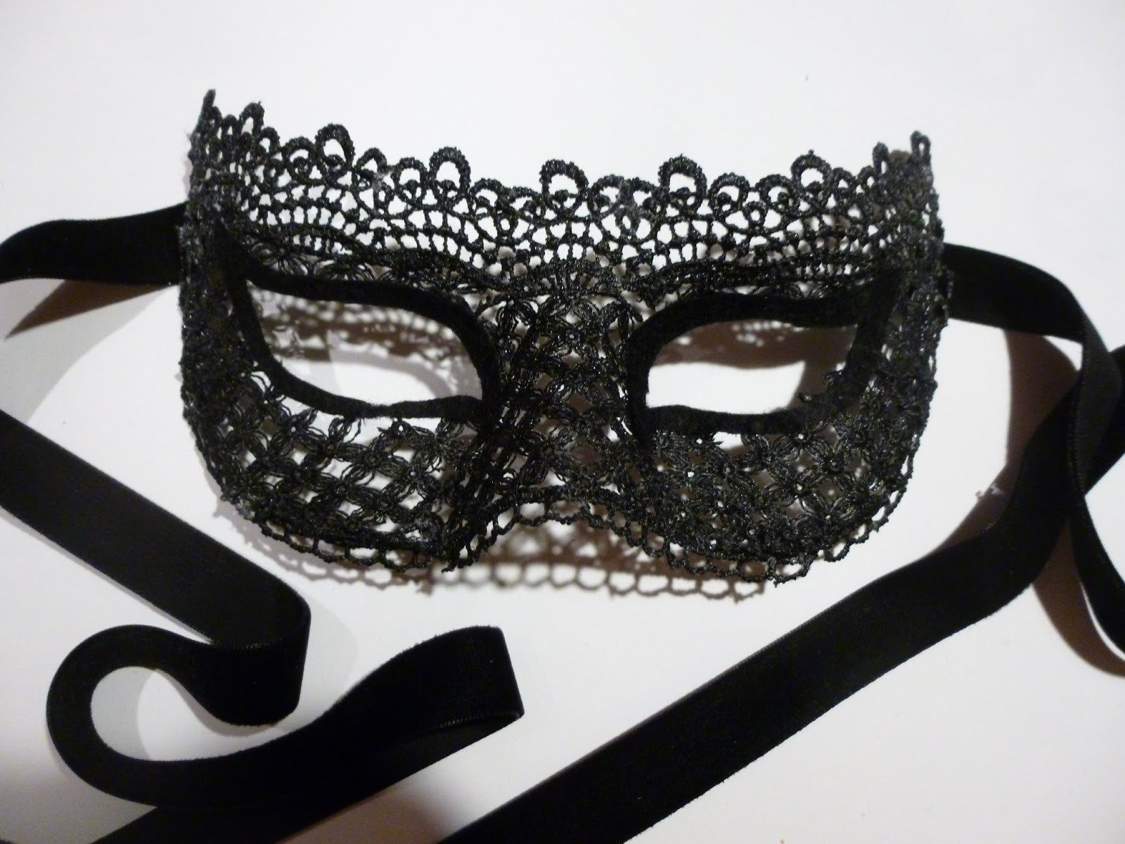 DIY Lace Masquerade Mask
 SickChick DIY Lace Masquerade Mask