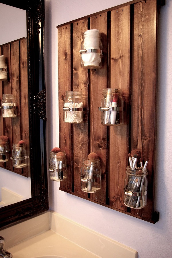 DIY Mason Jar Organizer
 Marvelous Mason Jar DIYs to Spruce Up Your Home
