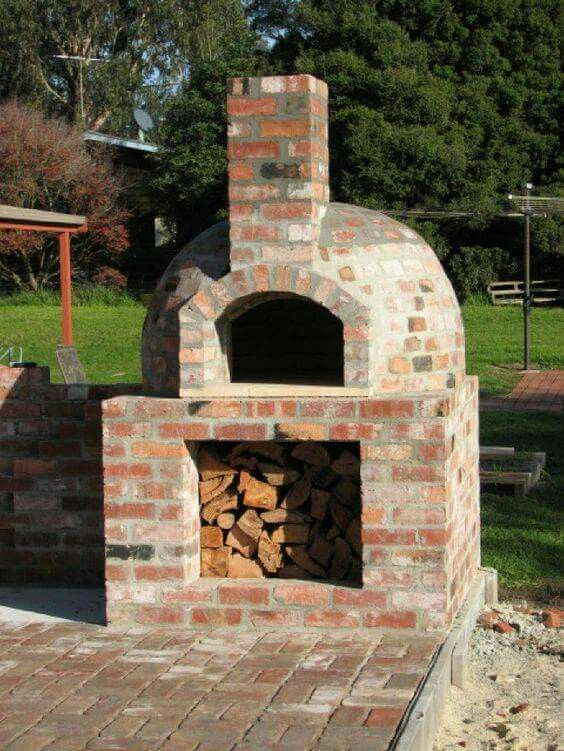DIY Outdoor Bread Oven
 Wood fire pizza oven backyard