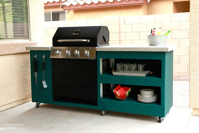 DIY Outdoor Grill Island
 DIY Outdoor Kitchens and Grilling Stations
