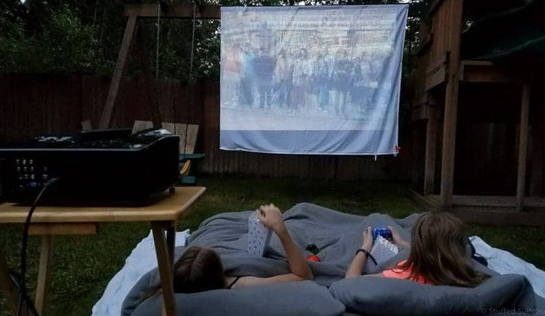 DIY Outdoor Movie Theater
 Secret Tips for Creating an Awesome DIY Backyard Movie