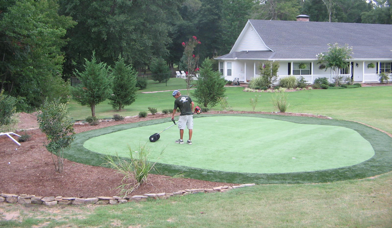 DIY Outdoor Putting Green
 iputting greens synthetic putting greens