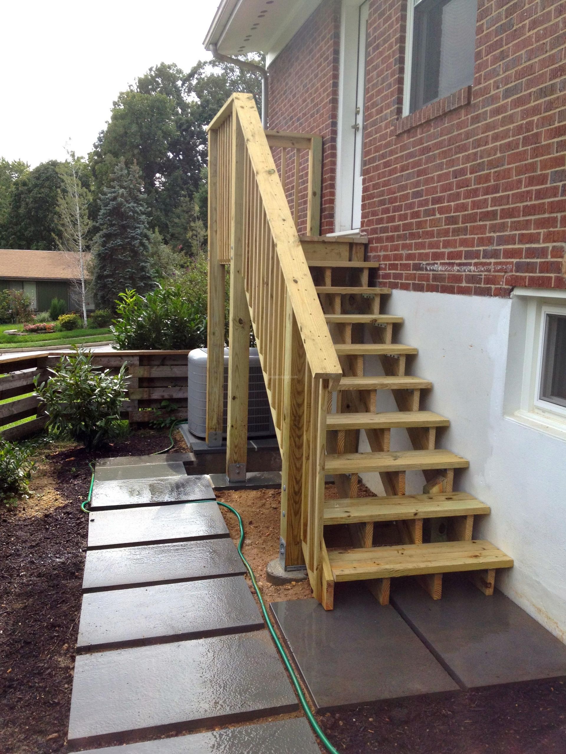 DIY Outdoor Stairs
 DIY Deck Stairs