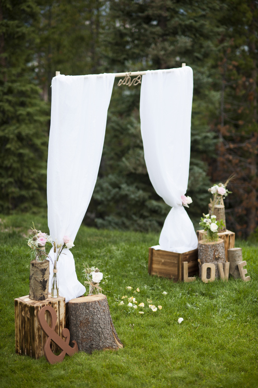 DIY Outdoor Wedding
 Say “I Do” to These Fab 51 Rustic Wedding Decorations