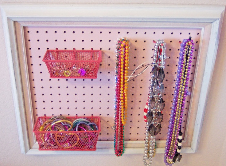 DIY Pegboard Jewelry Organizer
 how to organize peg board