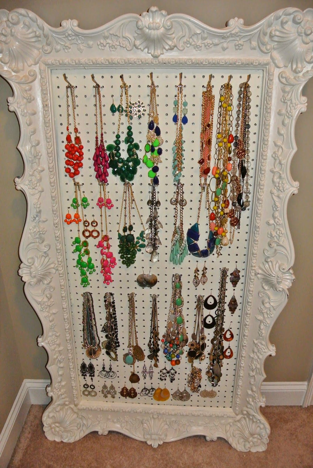 DIY Pegboard Jewelry Organizer
 DIY pegboard jewelry display DIY projects
