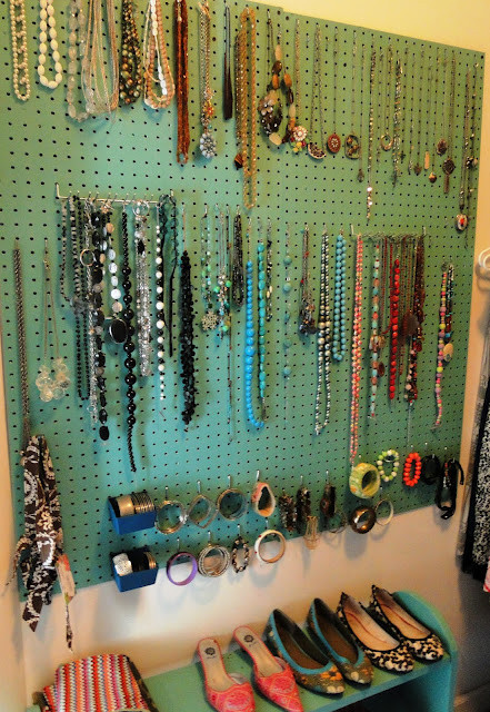 DIY Pegboard Jewelry Organizer
 15 Fabulous DIY Jewelry Organizers Balancing Beauty and