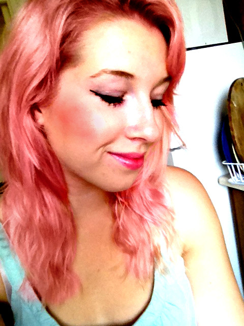 DIY Pink Hair
 Green Attractionista DIY Pastel Pink Hair